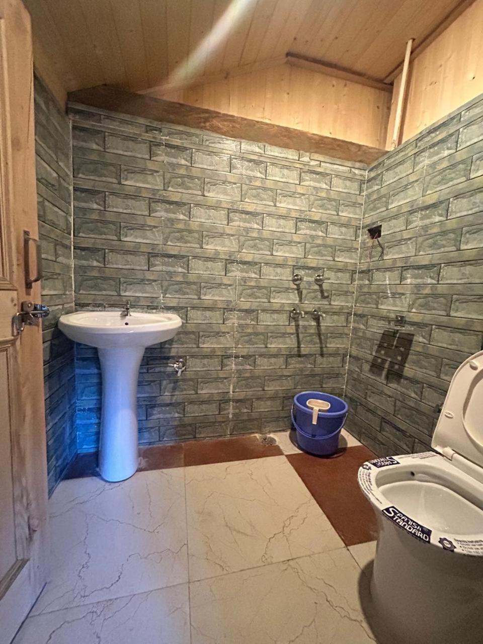Lord Shiva Dimension Otel Tosh Dış mekan fotoğraf